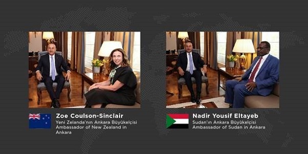 Treffen von Minister Çavuşoğlu mit den Botschaftern Neuseelands und des Sudan in Ankara, 24. August 2022