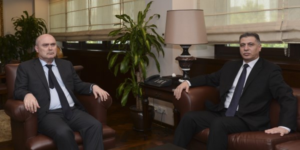 Dışişleri Bakanlığı Müsteşarı Büyükelçi Feridun H. Sinirlioğlu Irak Türkmen Cephesi Başkanı Erşad Salihi'yle görüştü