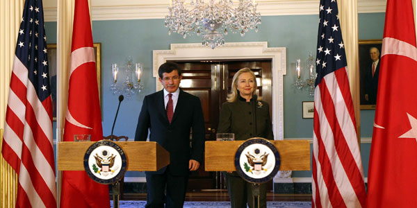 Dışişleri Bakanı Davutoğlu ve ABD Dışişleri Bakanı Clinton Türk-Amerikan ilişkilerinin çok boyutluluğuna dikkat çektiler.